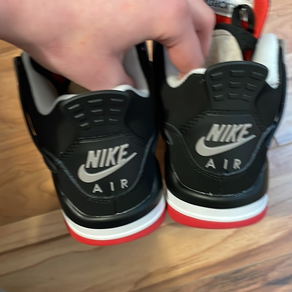 Air Jordan 4 Retro "Bred 2019 - Picture 4 of 5